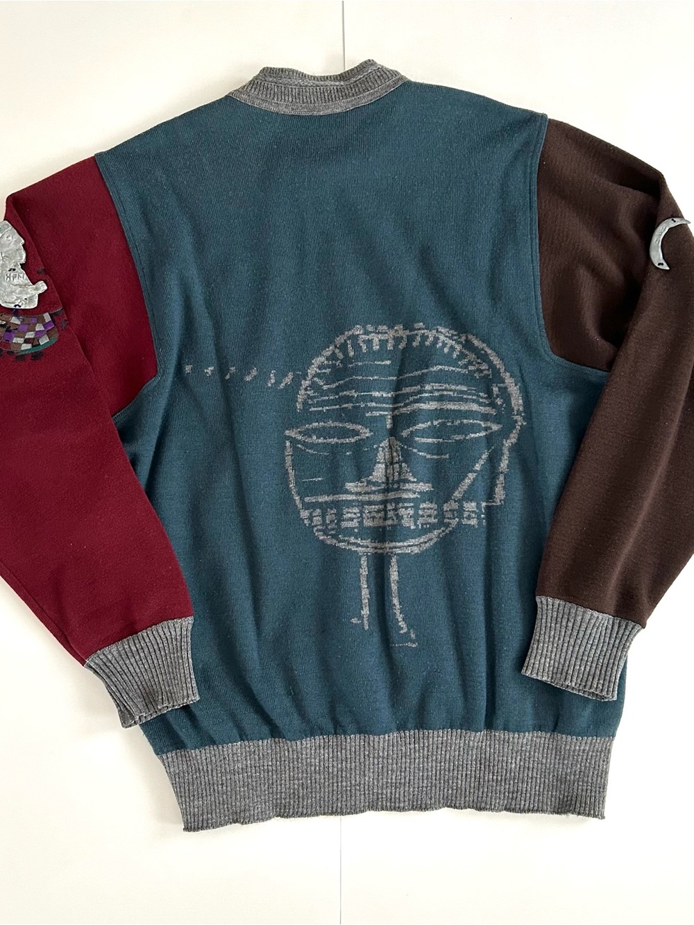Vintage 90s 100% Wool Sweater with Metal Emblems on Sleeves - Size XL - Mens - Picture 7 of 12